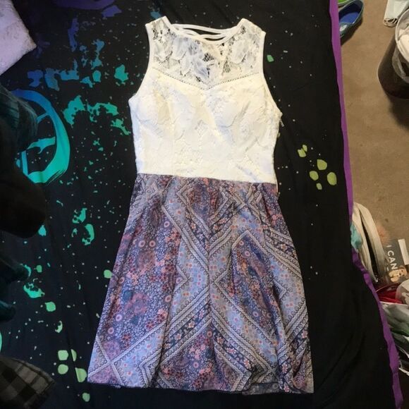 🔹Lace Top Dress Junior’s Size 3 - Picture 1 of 8